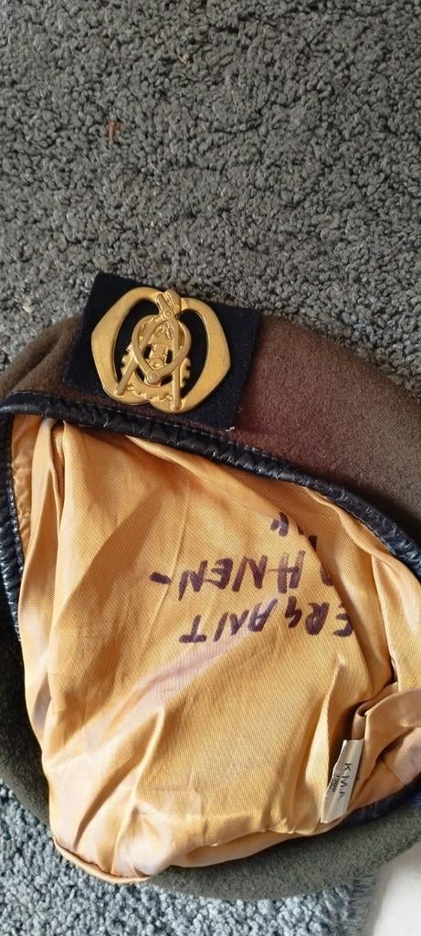 Baret Koninklijke Landmacht met naam 'Sergeant Kranendonk', Verzamelen, Militaria | Algemeen, Ophalen of Verzenden, Landmacht
