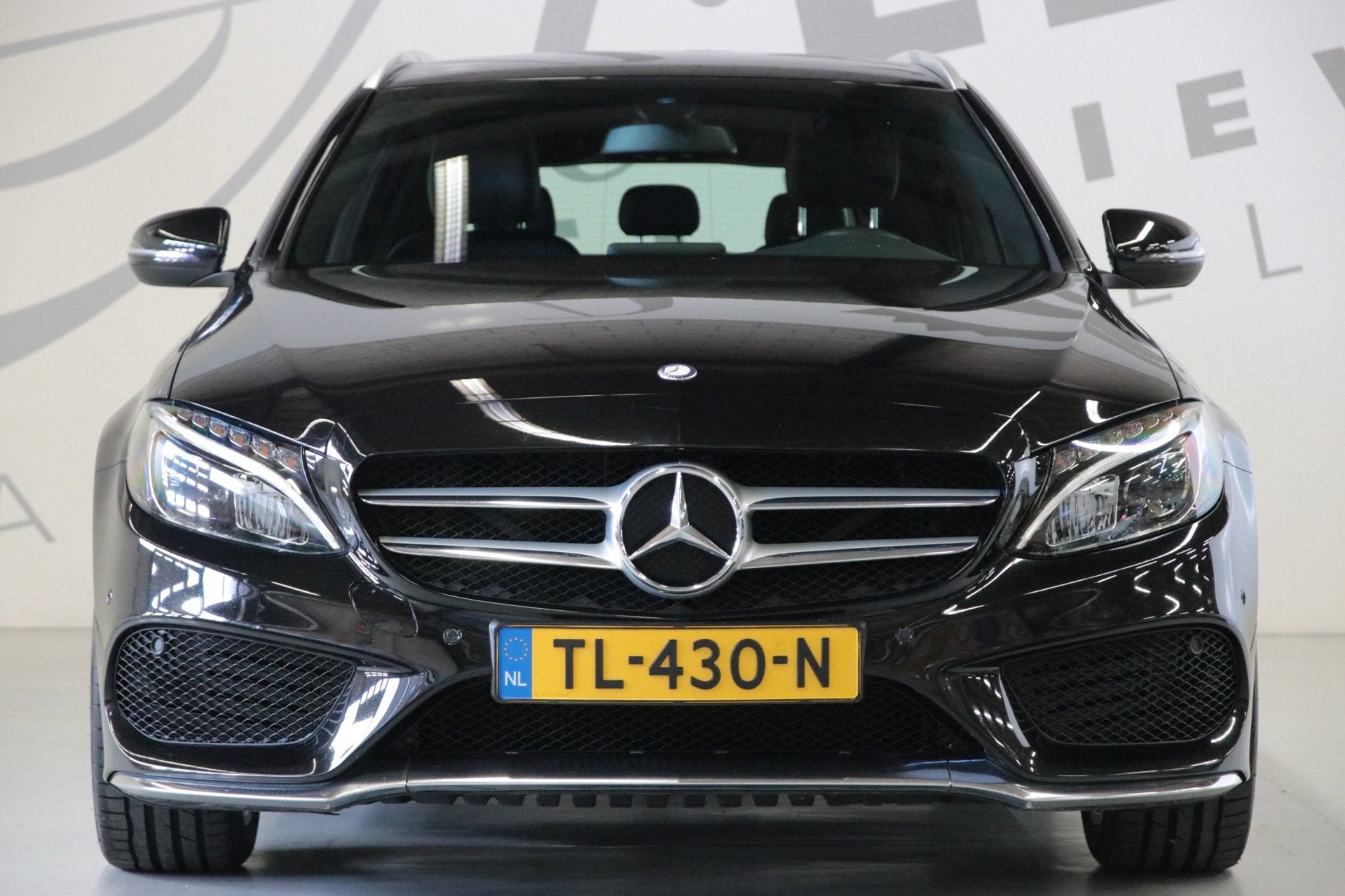 Mercedes-Benz C-klasse Estate 180 AMG-Line/ Origineel NL/ NA, Automaat, Achterwielaandrijving, Zwart, 1400 kg
