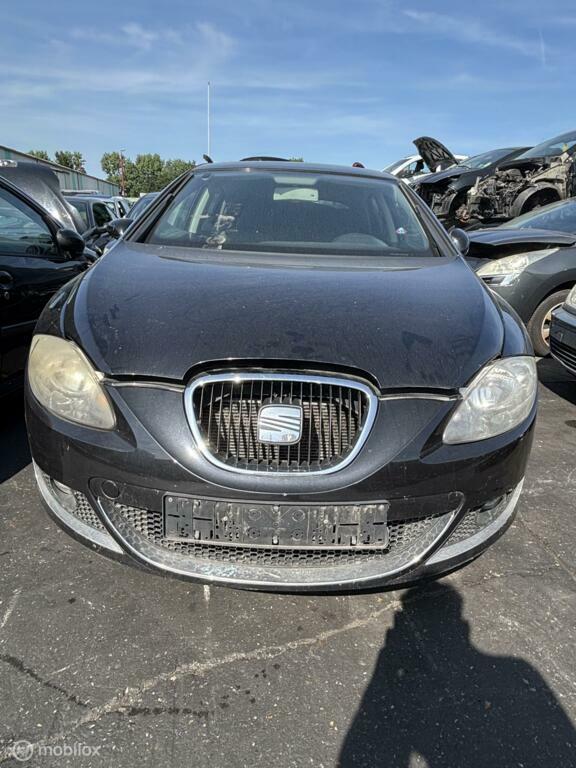 Voorbumper Seat Leon 1P ('05-'13), Auto-onderdelen, Carrosserie en Plaatwerk, Gebruikt, Voor, Ophalen of Verzenden, Bumper