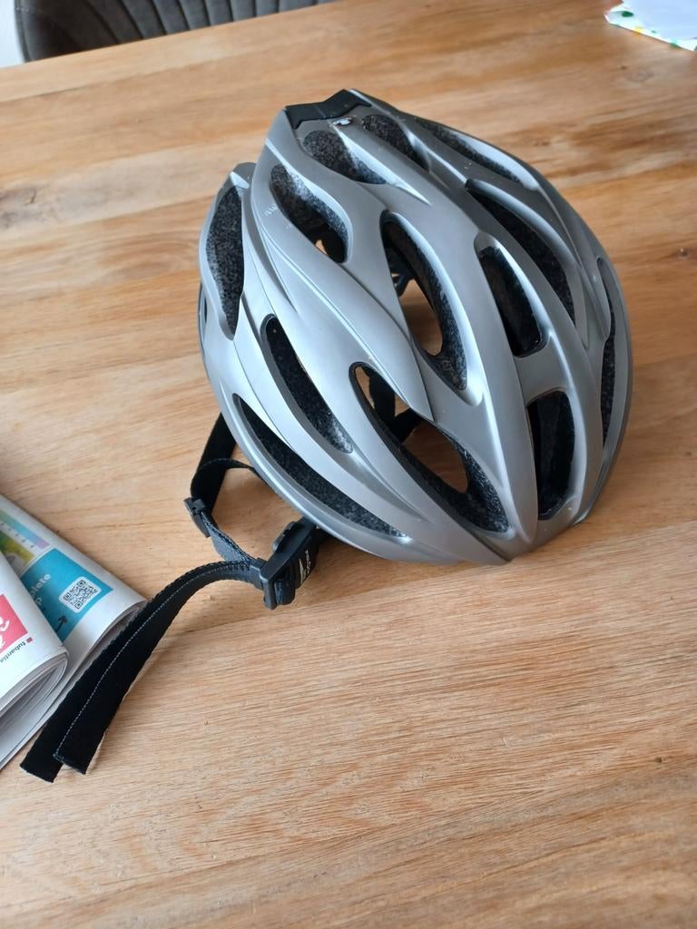 Fietshelm maat M/L (56-59 cm) - Zilver, Gebruikt, Onbekend, Ophalen of Verzenden, L