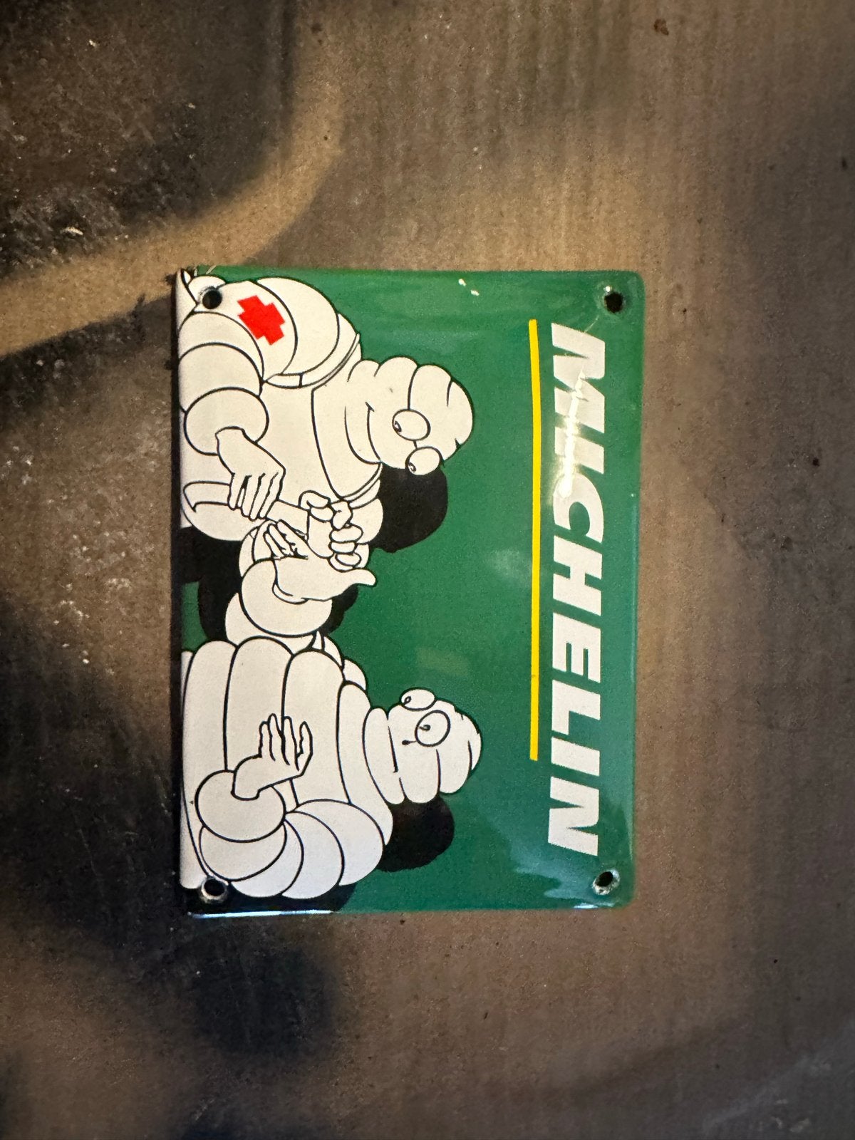Vintage Michelin Reclamebord -10x15cm Bibendum Groen, Ophalen of Verzenden, Zo goed als nieuw, Reclamebord