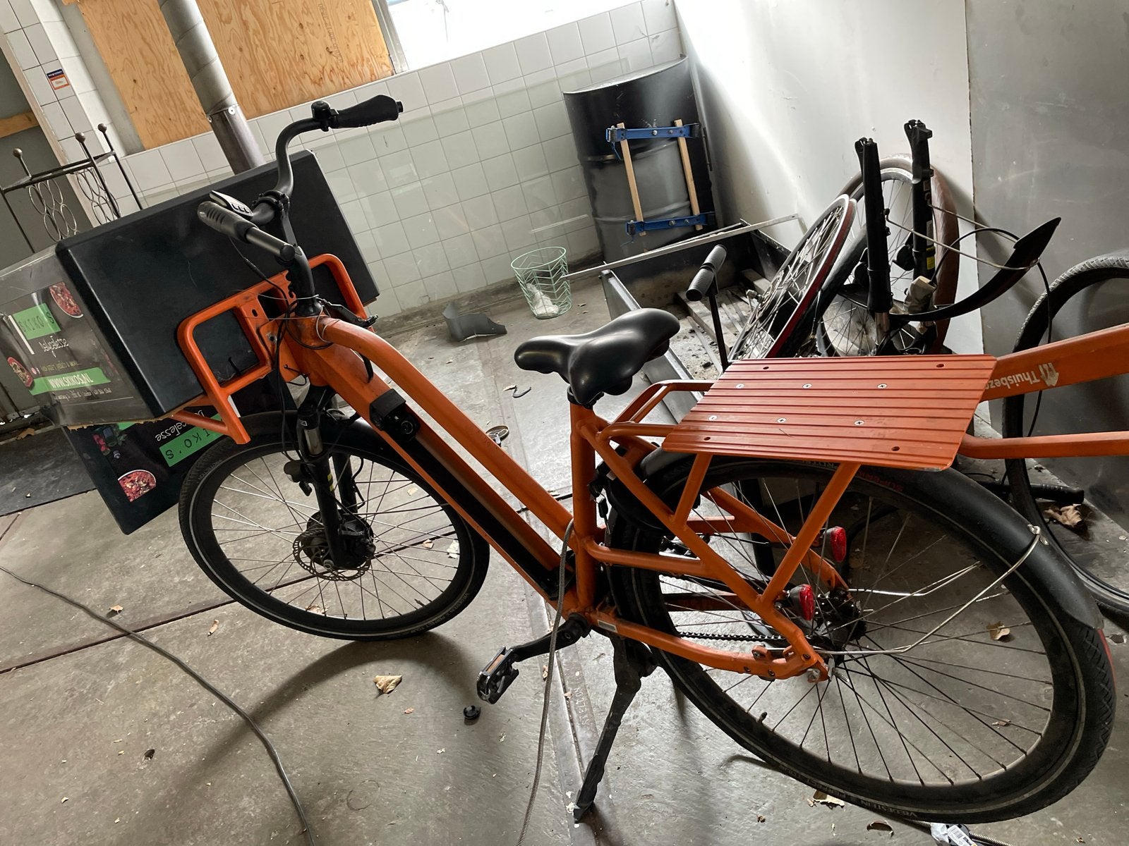 Gebruikte elektrische bezorgfietsen, Fietsen en Brommers, Elektrische fietsen, Ophalen, Gebruikt, Minder dan 30 km per accu, Overige merken