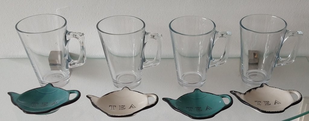 theeglazen 4 persoons met schoteltjes, volgnr 8, Overige typen, Ophalen of Verzenden, Overige stijlen, Glas