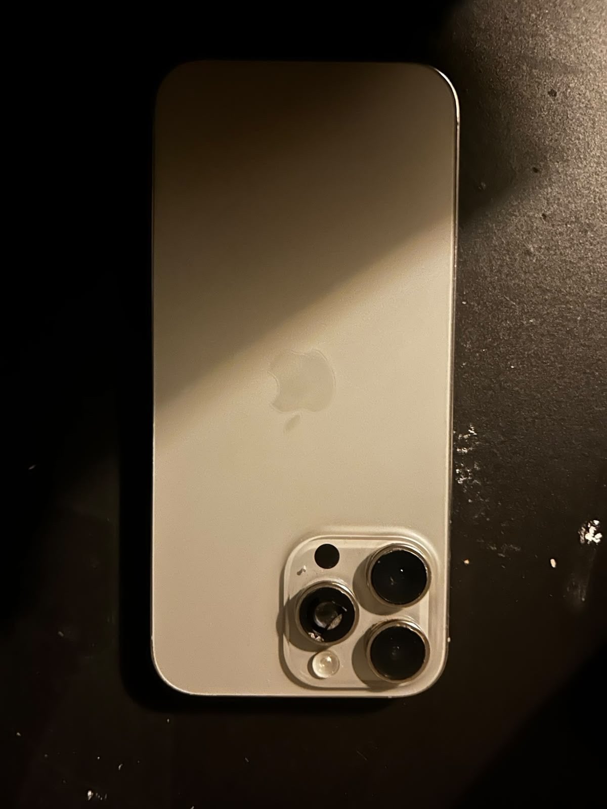 Foto 3 van iPhone 16 Pro Max 256GB Zilver - Zo goed als nieuw