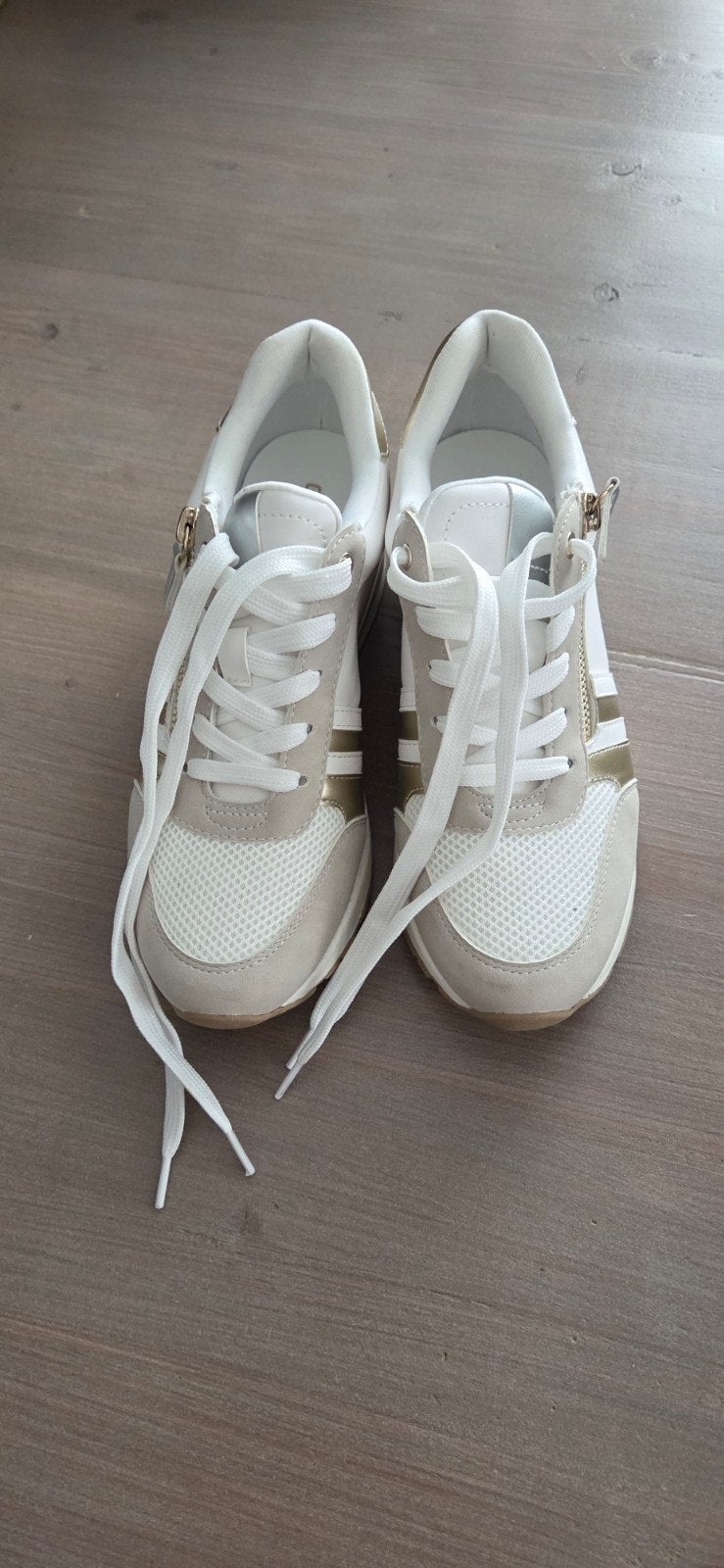 Dames Sneakers z.g.a.n. maat 38 1 keer gedragen, Kleding | Dames, Schoenen, Ophalen, Zo goed als nieuw, Sneakers of Gympen