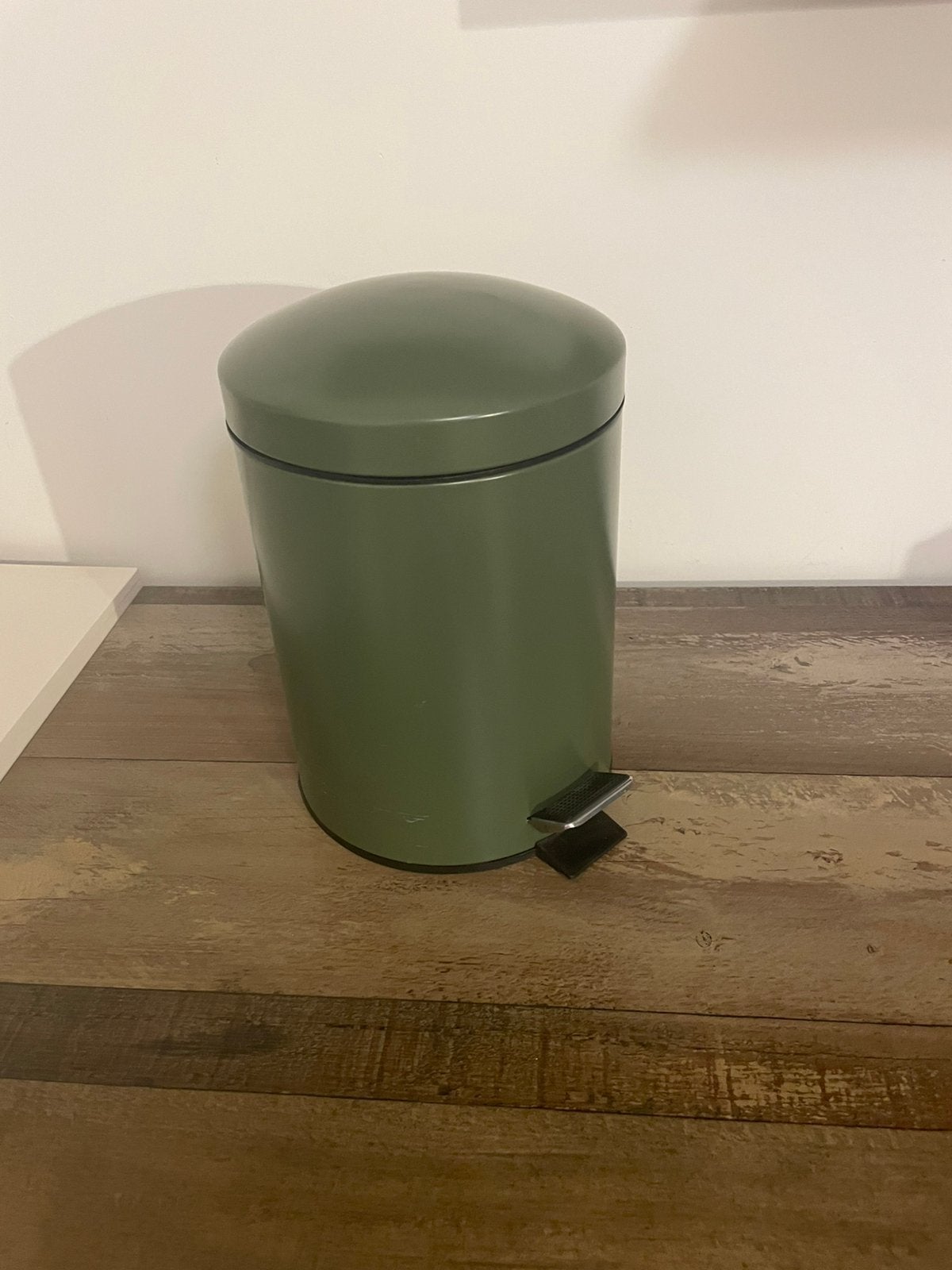 Kleine groene prullenbak, Kunststof, Met pedaal, Ophalen of Verzenden, Zo goed als nieuw