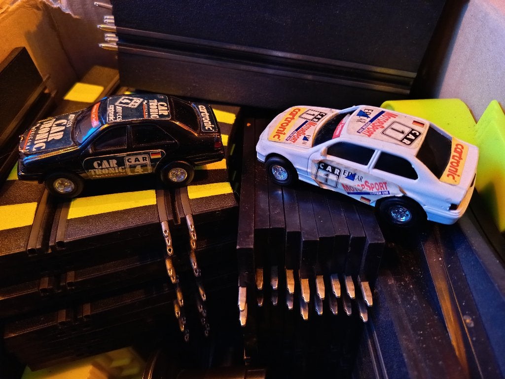 zeer grote racebaan met veel toebehoren en auto's, Carrera, Ophalen of Verzenden, Elektrisch, Met looping