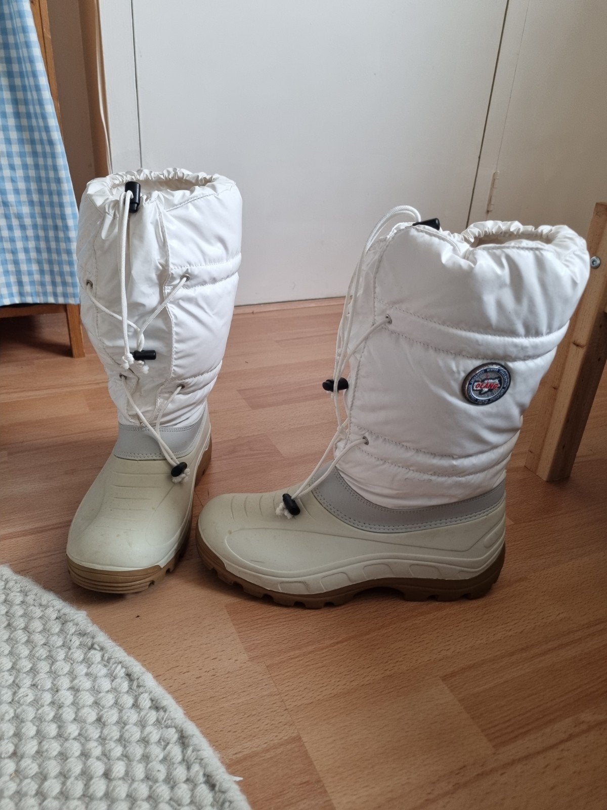 Olang Snowboots - Maat 39/40 - Wit, Kleding | Dames, Schoenen, Zo goed als nieuw, Snowboots, Wit, Ophalen of Verzenden