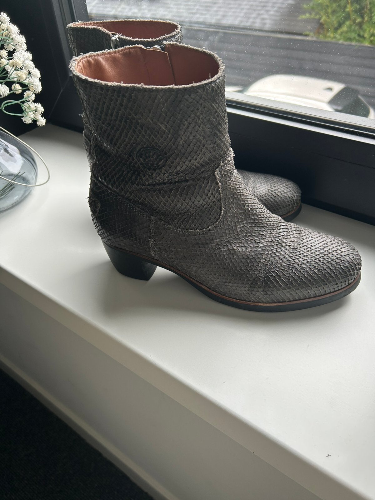 Shabbies maat 40 €15.-, Lage of Enkellaarzen, Ophalen of Verzenden, Grijs, Gedragen