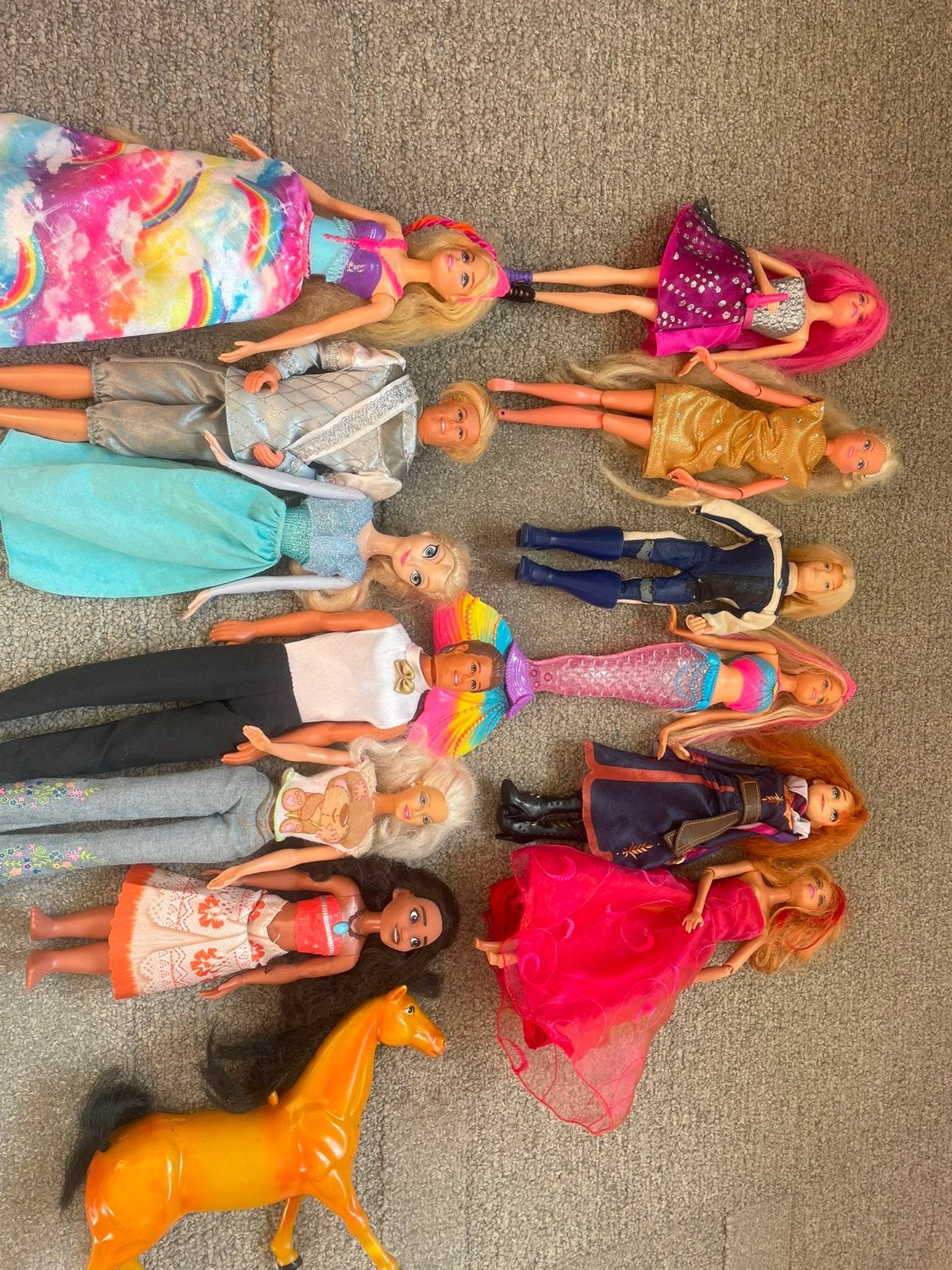 Diverse Barbies, kleertjes en schoentjes. Keus!, Ophalen, Gebruikt, Barbie
