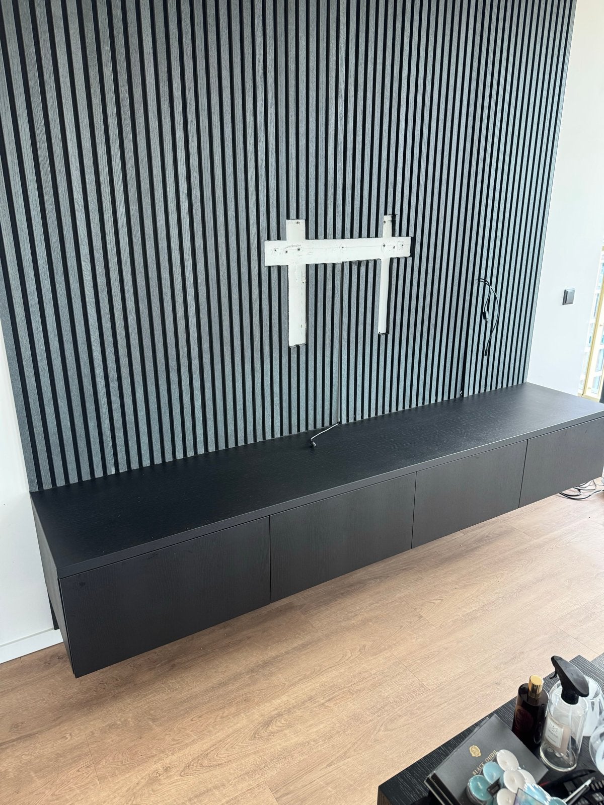 Zwart zwevend tv-meubel met opbergruimte, Ophalen, Zo goed als nieuw, 200 cm of meer, Minder dan 100 cm