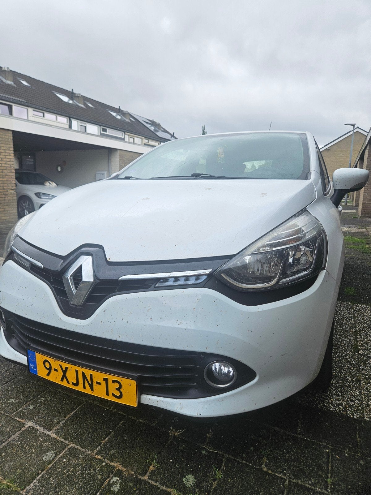 Renault Clio 0.9 TCE 66KW 5-DRS 2014 Wit, Auto's, Voorwielaandrijving, 898 cc, 40 €/maand, 540 kg