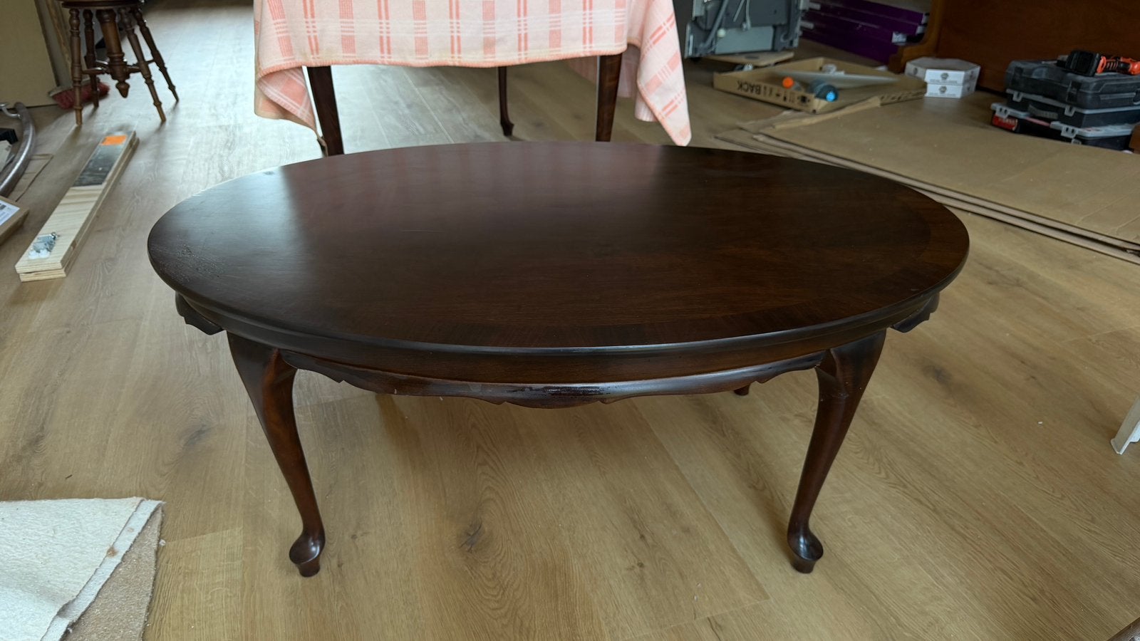 Salontafel ovaal hout Queen-Anne stijl, Ophalen