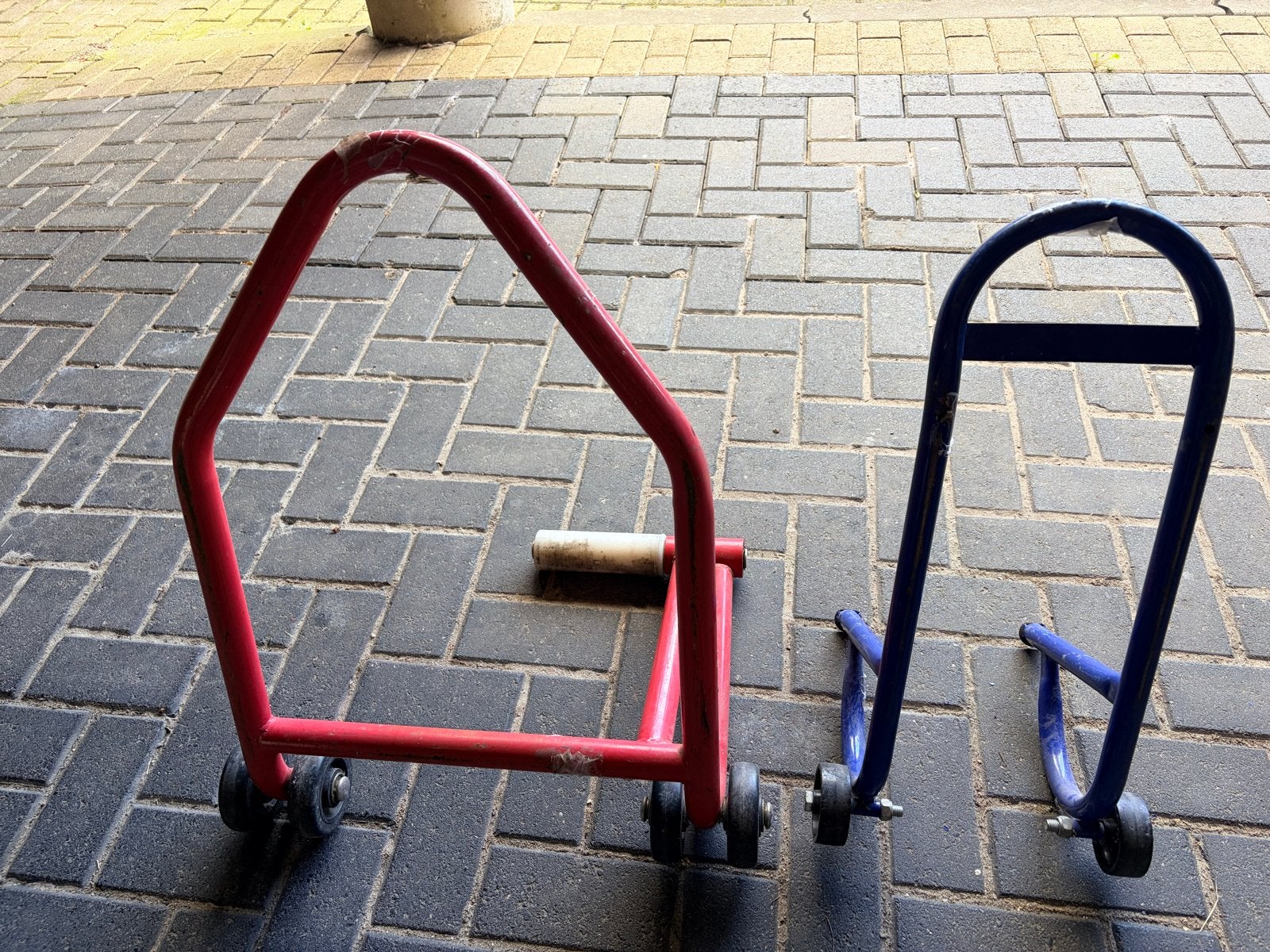 Motorfiets paddockstand set (rood en blauw), Ophalen of Verzenden, Gebruikt