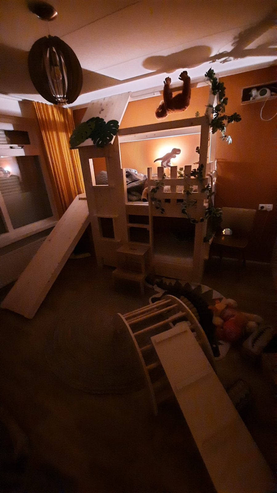 Huisjesbed met glijbaan en uitschuifbaar bed, Ophalen, Gebruikt, 70 tot 85 cm, 140 tot 160 cm