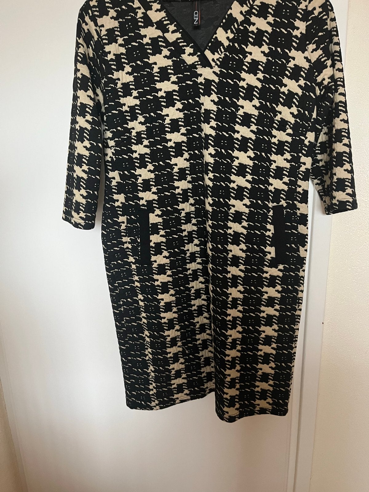 NED jurk zwart/beige pied-de-poule patroon, Zwart, Maat 46/48 (XL) of groter, Ophalen of Verzenden, Knielengte