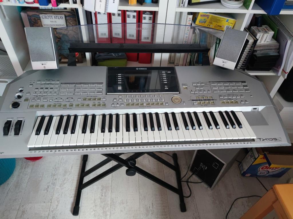 Yamaha Tyros2 Keyboard - Werkstation met Speakers, Muziek en Instrumenten, Keyboards, Ophalen, Yamaha, Midi-aansluiting, 61 toetsen