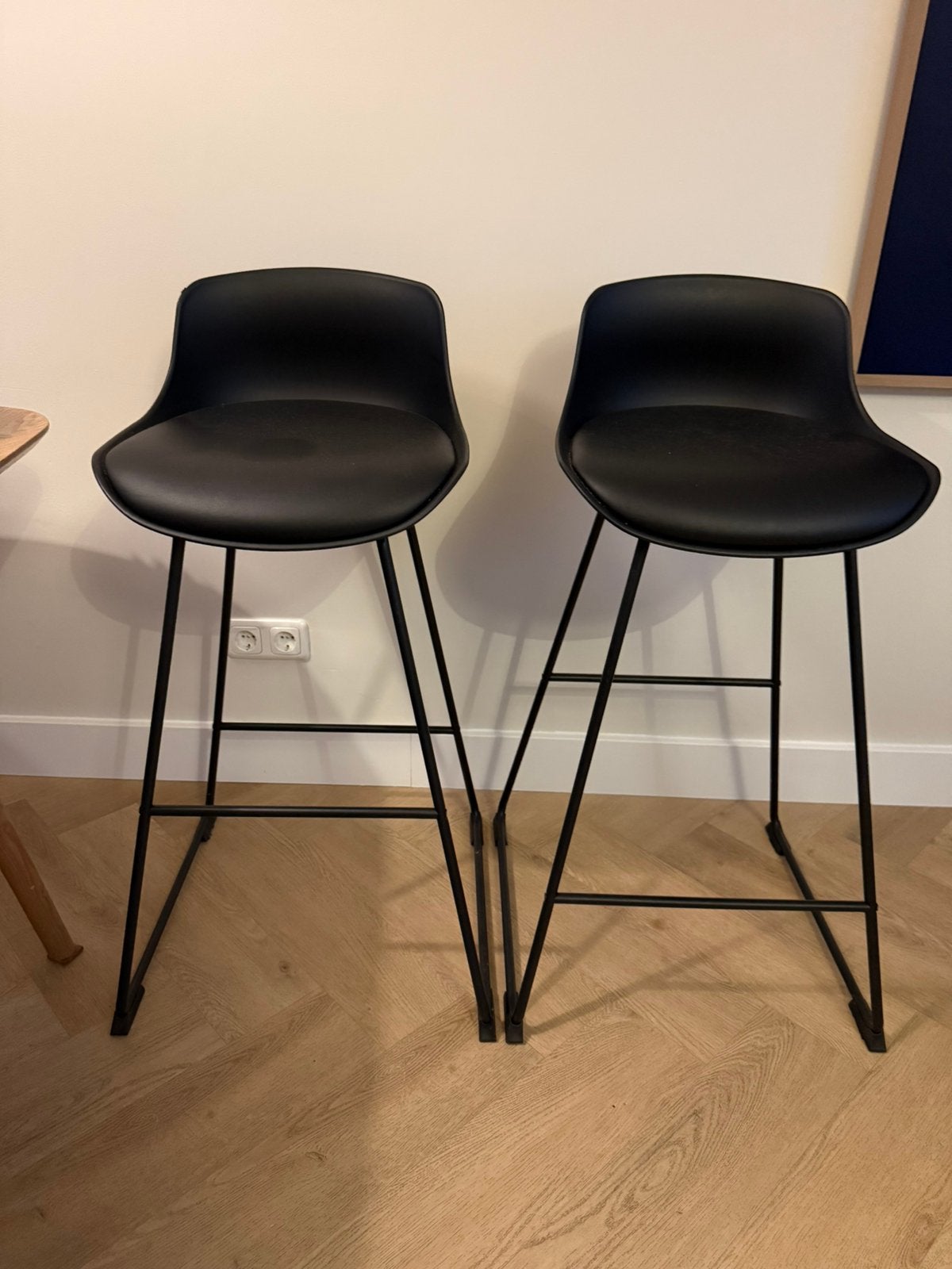 Barkruk Liva 2 stuks zwart, 2 krukken, Ophalen, Zo goed als nieuw, 60 tot 90 cm