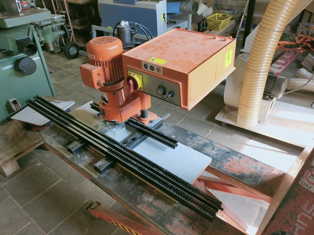 blum scharnierboormachine met 2 dozen scharnieren, Doe-het-zelf en Verbouw, Ophalen of Verzenden, Overige typen