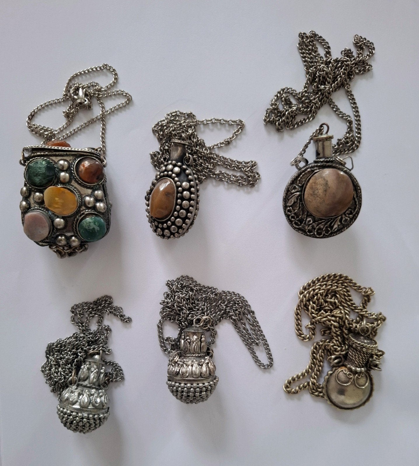Partij van 6 Vintage Etnische Parfumfles Hangers, Ophalen of Verzenden, Overige typen