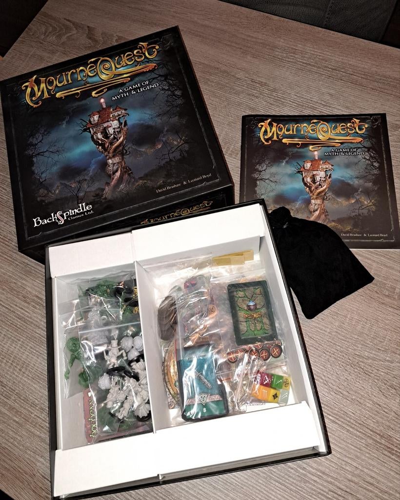 Mourne quest, Ophalen of Verzenden, Zo goed als nieuw