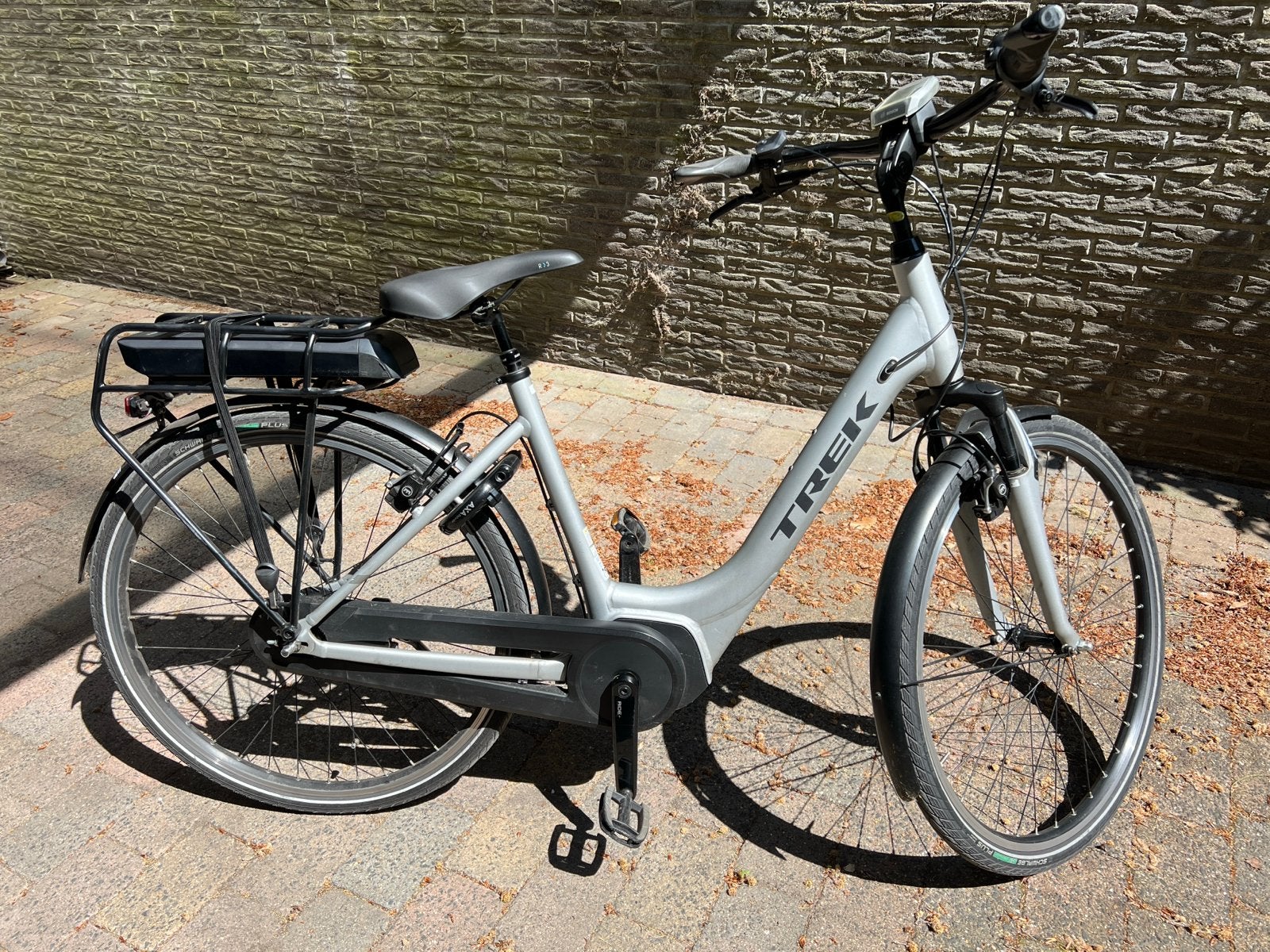Trek E-bike met Bosch Active Line Plus motor, Zo goed als nieuw, 47 tot 51 cm, 50 km per accu of meer, Ophalen