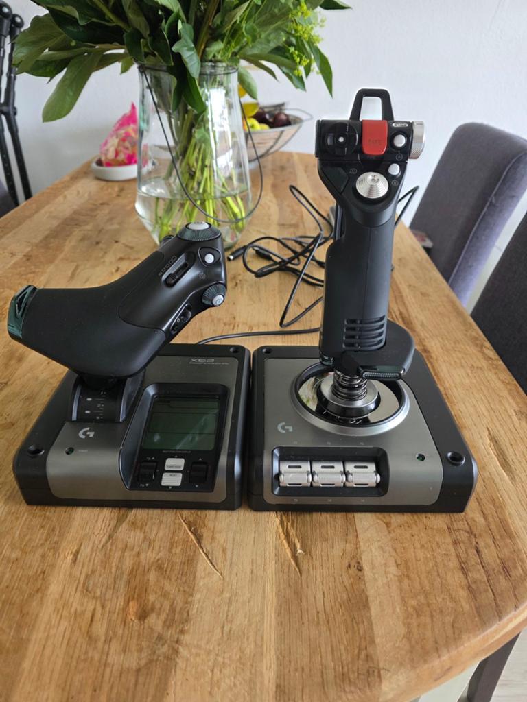 Logitech x52 PRO flight control system, Computers en Software, Joysticks, Ophalen of Verzenden, Gebruikt, Logitech