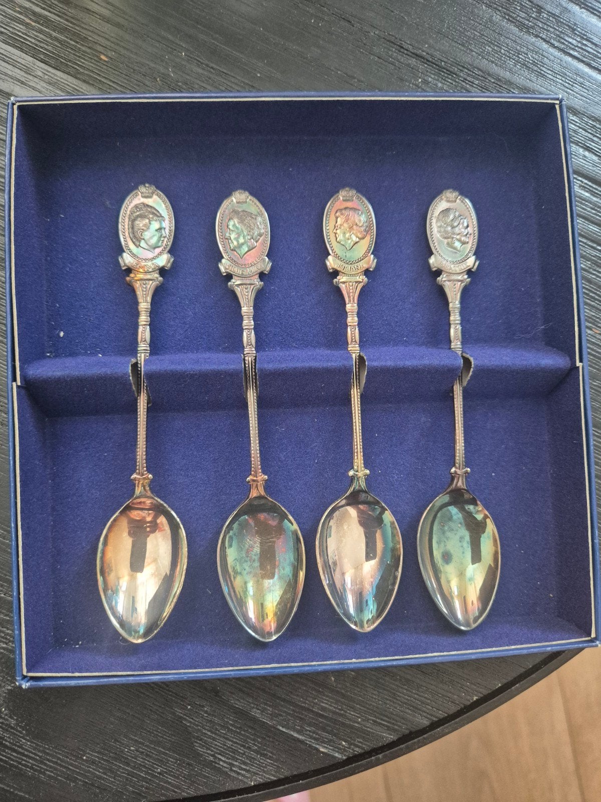 Set van 4 verzilverde theelepels met koninklijke portretten, Ophalen of Verzenden