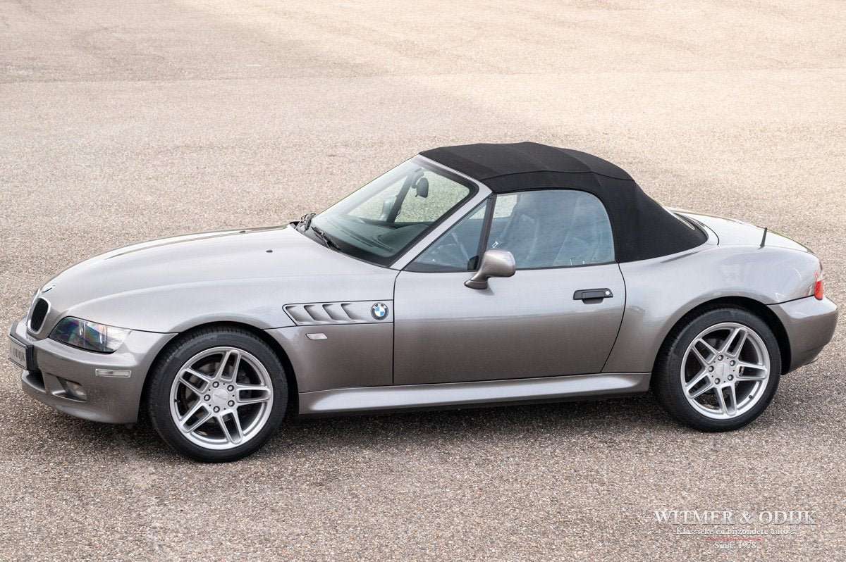 BMW Z3 Roadster 1.9i 73.000km NL-auto (bj 2002), Dealer onderhouden, Gebruikt, Zwart, Cabriolet