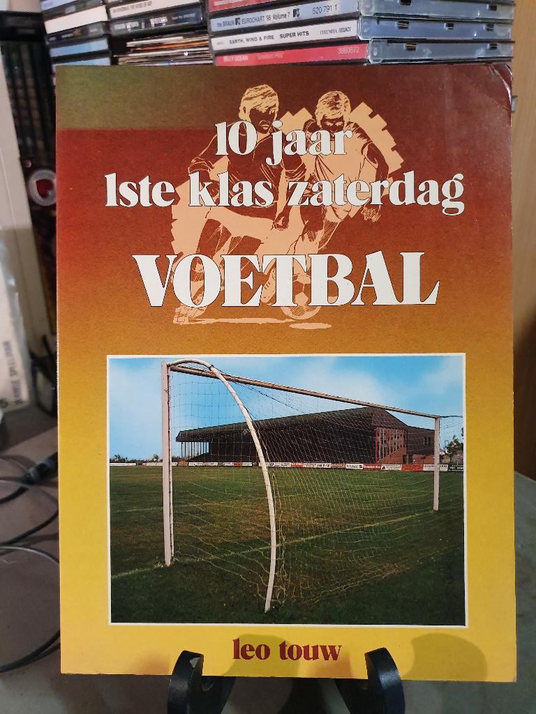 10 jaar 1ste klas zaterdag voetbal Leo Touw, Ophalen, Balsport