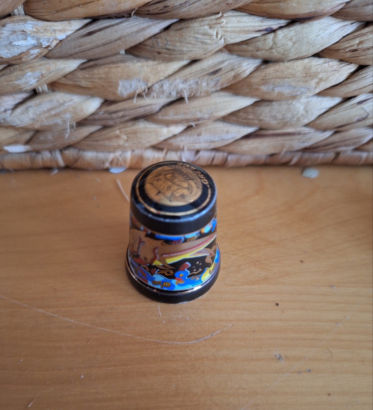 Antieke vingerhoed met Griekse motieven, Ophalen of Verzenden, Zo goed als nieuw