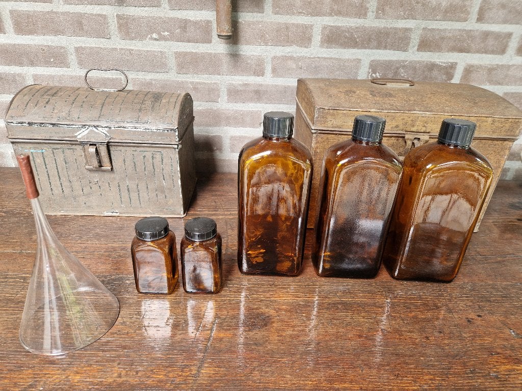 5 Apotheek flessen + glazen trechter, Antiek en Kunst, Ophalen of Verzenden