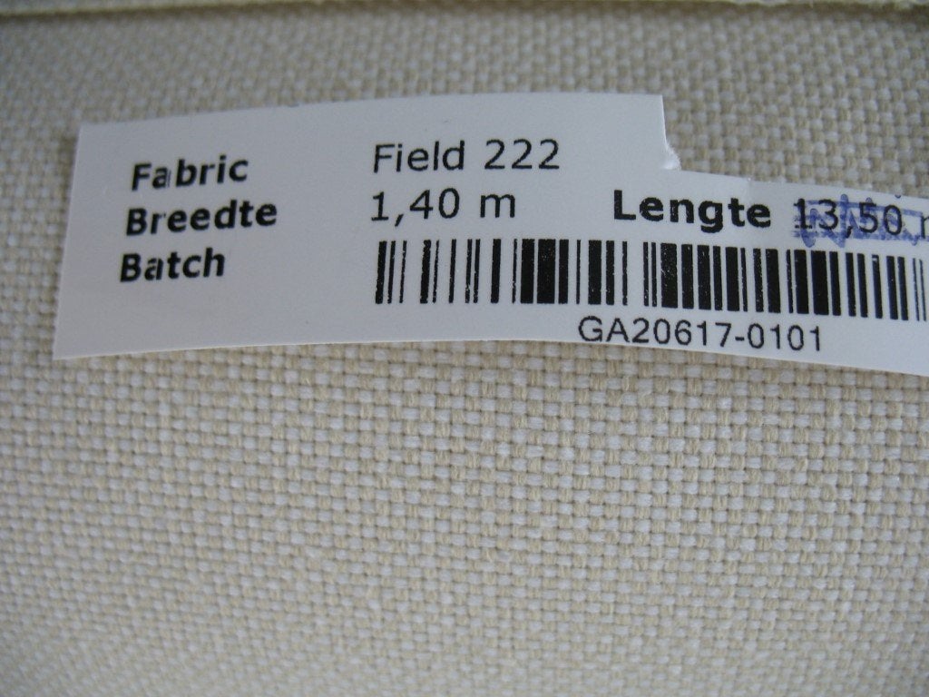 Kvadrat Field 2 222; crème/roomwit; 2,48 meter meubelstof, Overige materialen, 120 cm of meer, Wit, Ophalen of Verzenden