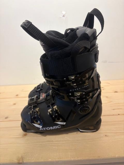 Atomic Hawx Magna 105 S Damesskischoenen maat 24,5(38) Nieuw, 160 tot 180 cm, Info@atomic.com, Schoenen, Nieuw