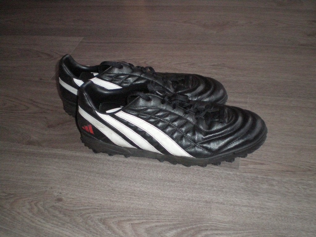 Kunstgrasschoenen - Gravelschoenen - Adidas, Maat XL, Ophalen, Zo goed als nieuw, Schoenen