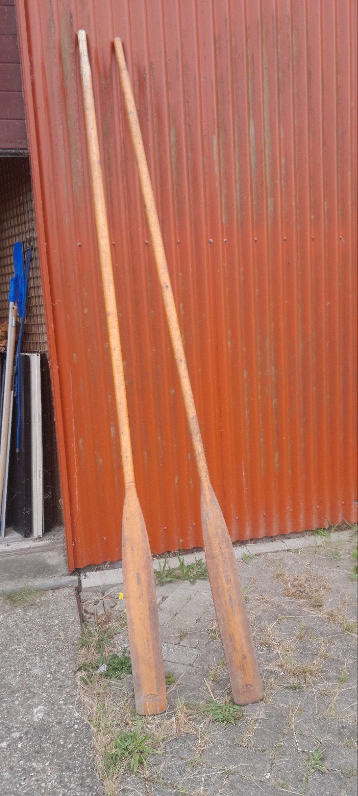 2 originele houten peddels voor stalen roeiboot, Ophalen, Gebruikt