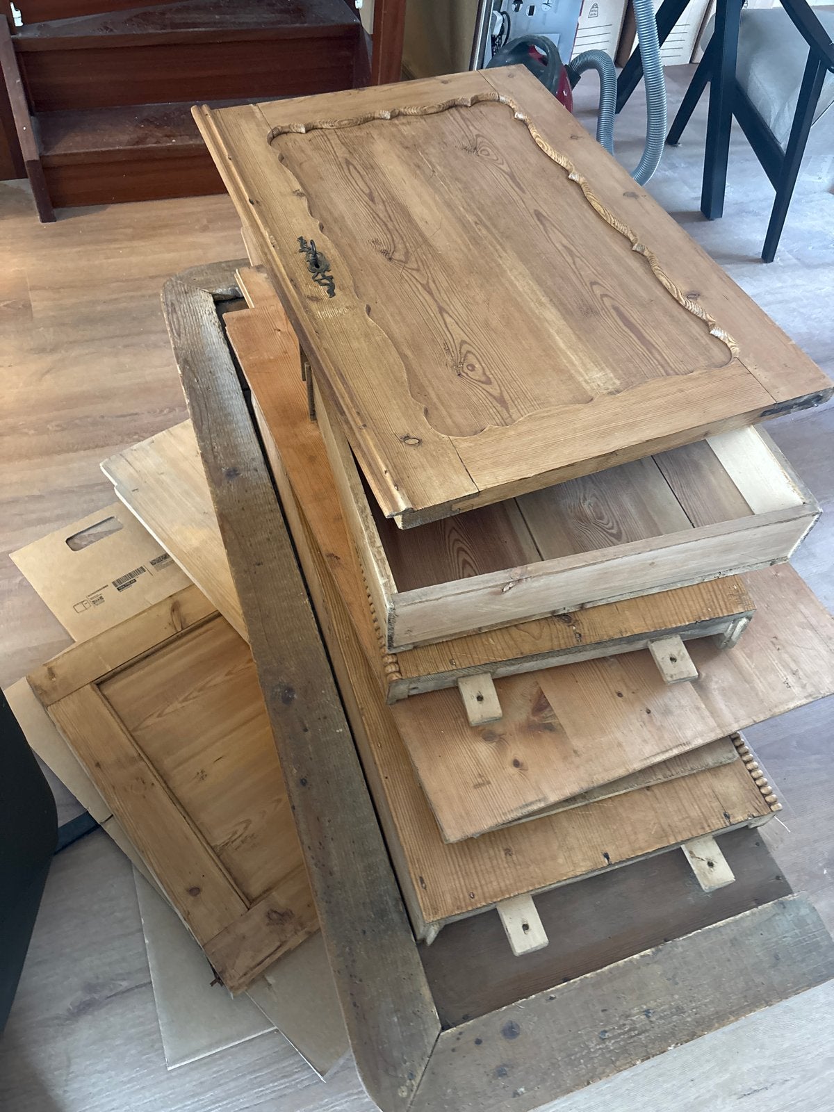 Foto 3 van Antieke grenen commode/dressoir - opknapper