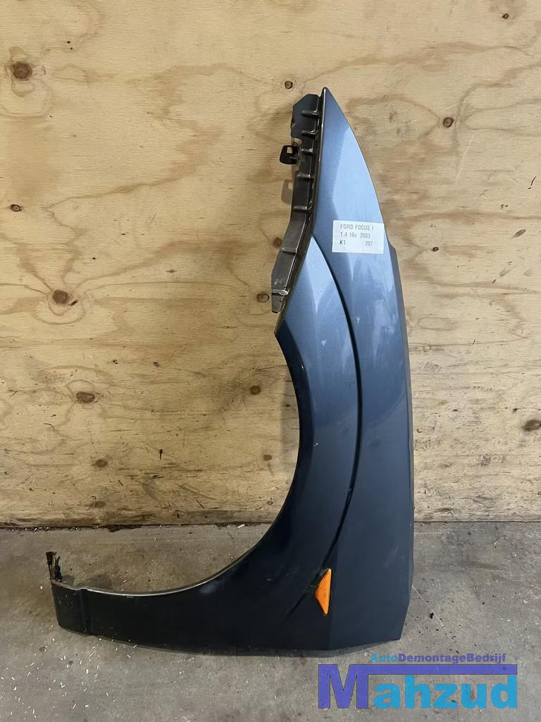 FORD FOCUS 1 Grijs k1 links voorscherm 1998-2005, Gebruikt, Info@ford.com, Voor, Ophalen of Verzenden