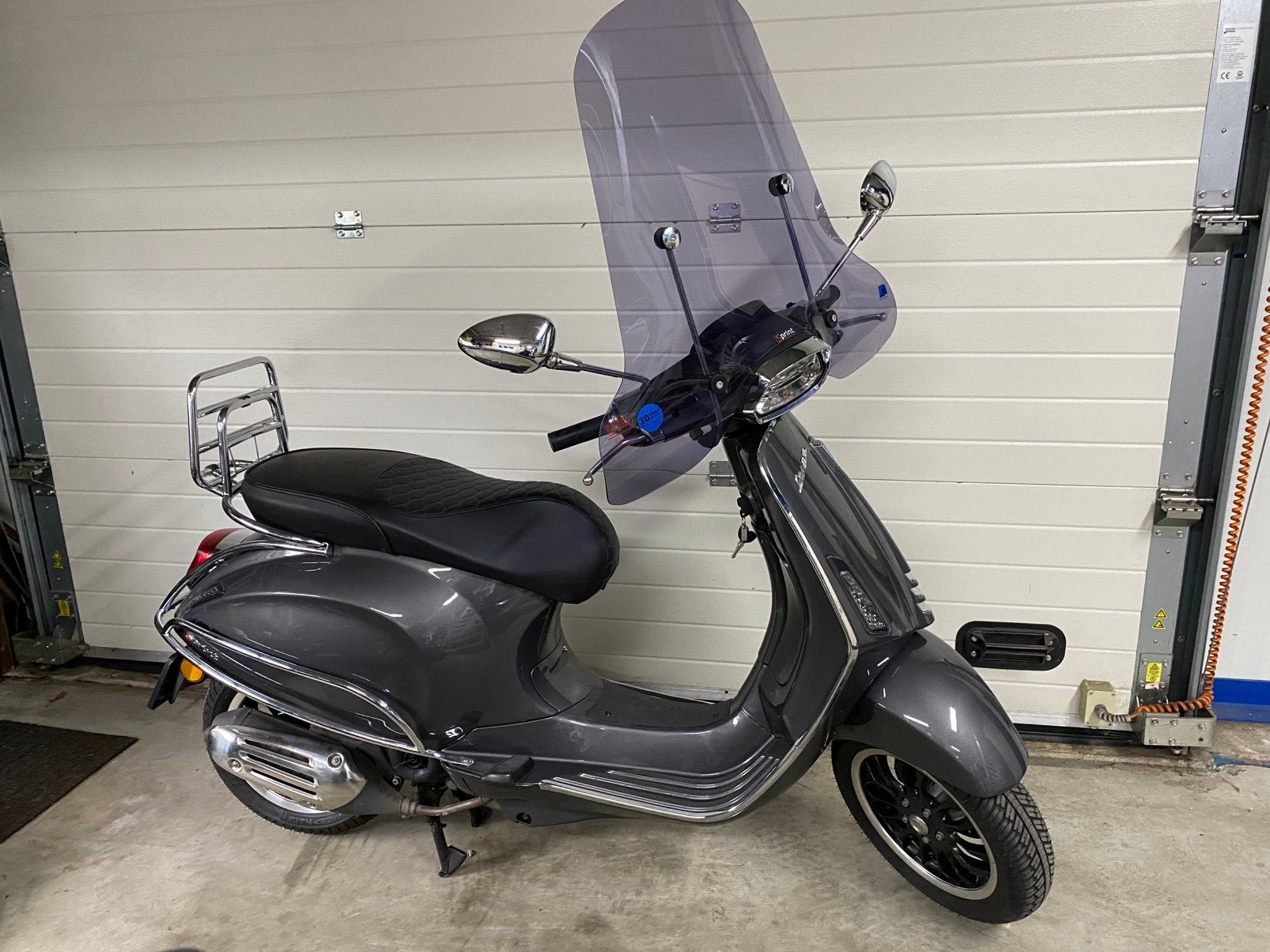 Vespa Sprint, Ophalen, Zo goed als nieuw, Benzine