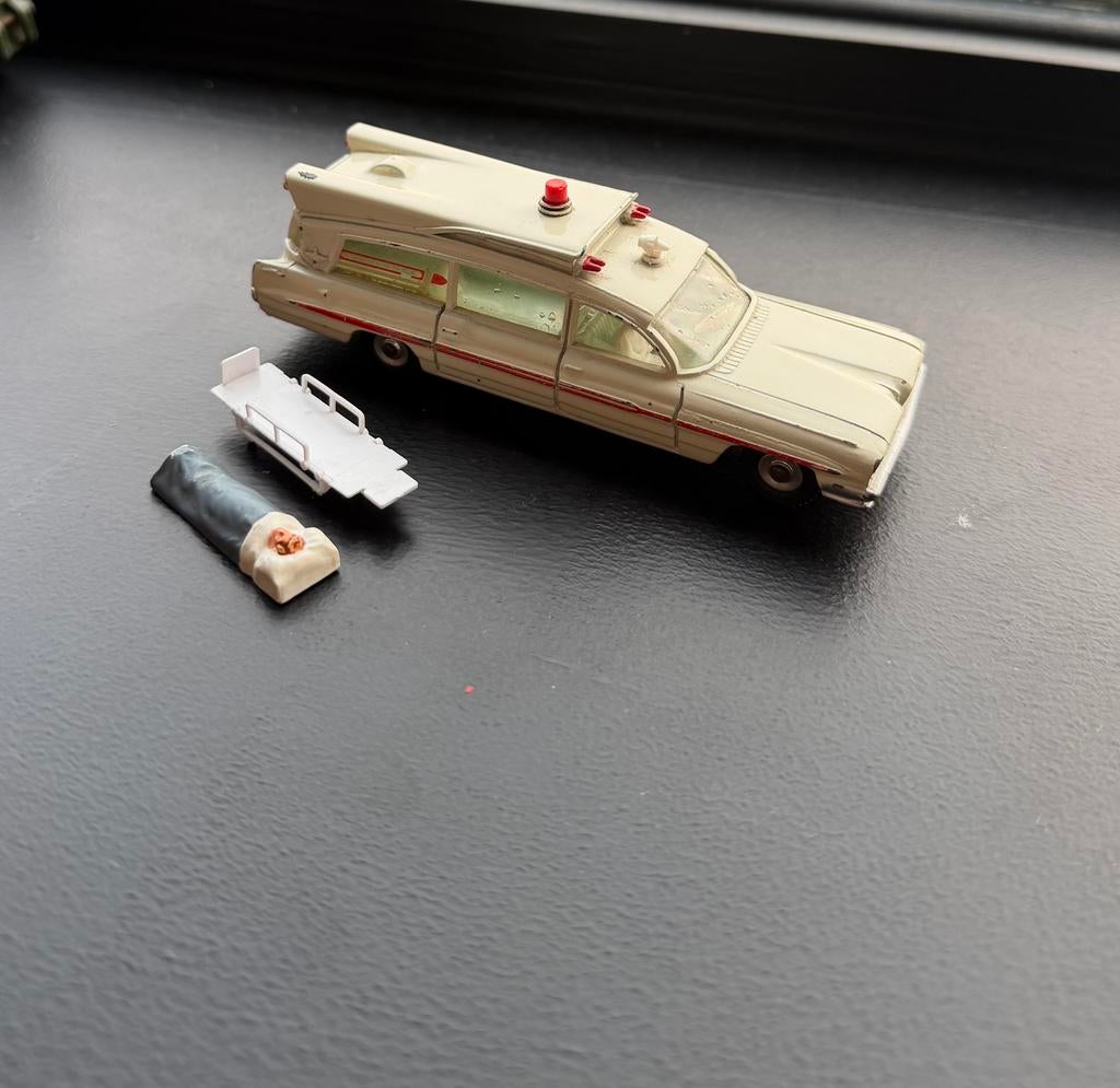 Dinky Toys Superior Criterion Ambulance 263 compleet, Hobby en Vrije tijd, Modelauto's | 1:43, Ophalen of Verzenden, Gebruikt