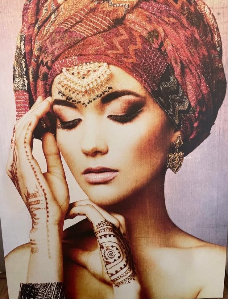 Canvas: Vrouw met Henna Tatoeages - 75 x 100 cm, Ophalen, Gebruikt, Schilderij, 75 tot 100 cm