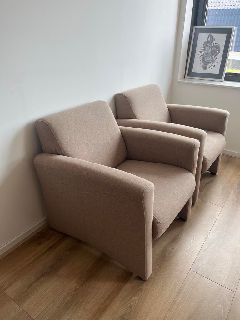 Twee nette beige kamerstoelen z.g.a.n., Ophalen, 75 tot 100 cm, Zo goed als nieuw, Stof