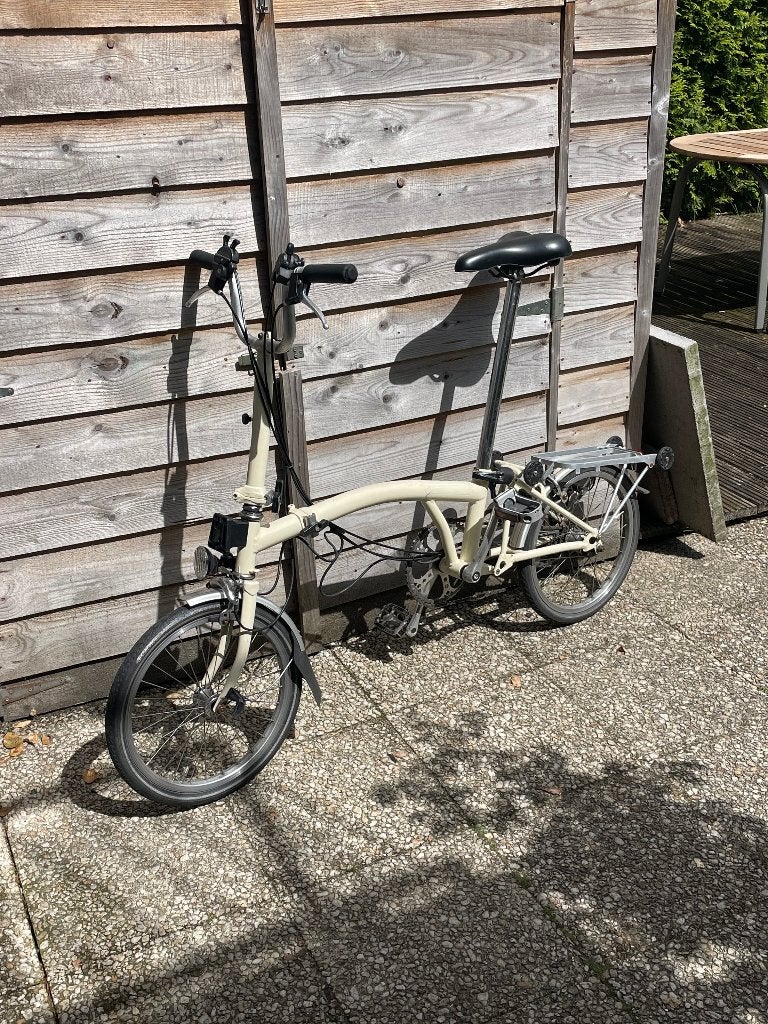 Brompton vouwfiets met 6 versnellingen en draagrek, Fietsen en Brommers, Fietsen | Vouwfietsen, Ophalen, Gebruikt, Brompton, Velgrem