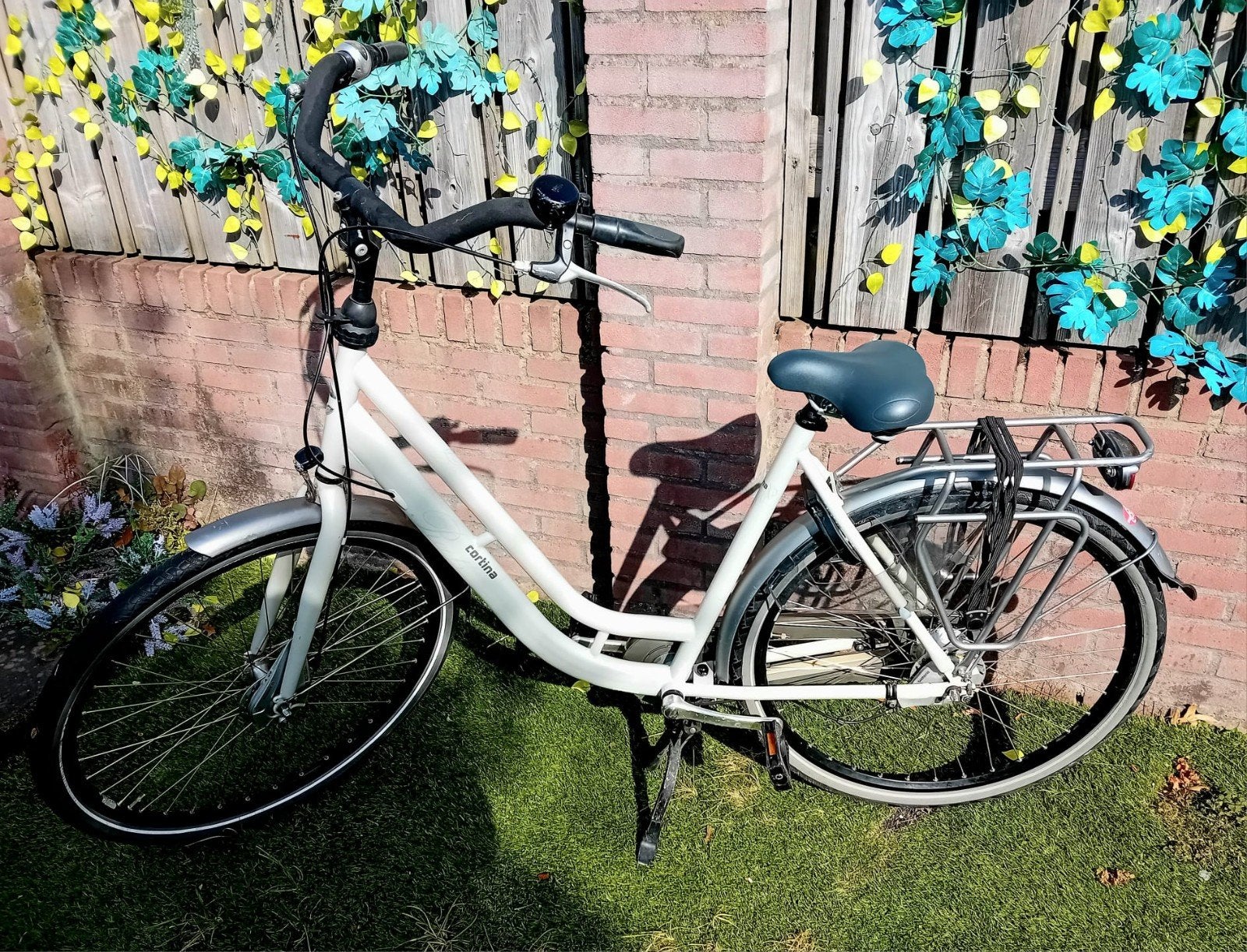 ​Cortina Roots Dames / Moederfiets 28" - 7 Versnellingen, Gebruikt, 56 cm of meer, 0 zitjes, Dubbele standaard