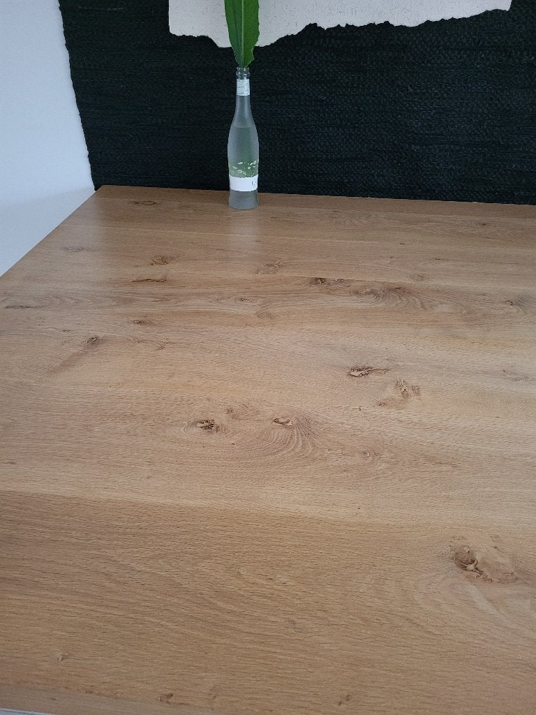 Eettafel van Table Du Sud., Eiken, Metalen poot. 130x130, Huis en Inrichting, Ophalen, Zie foto, Gebruikt, Vijf personen of meer