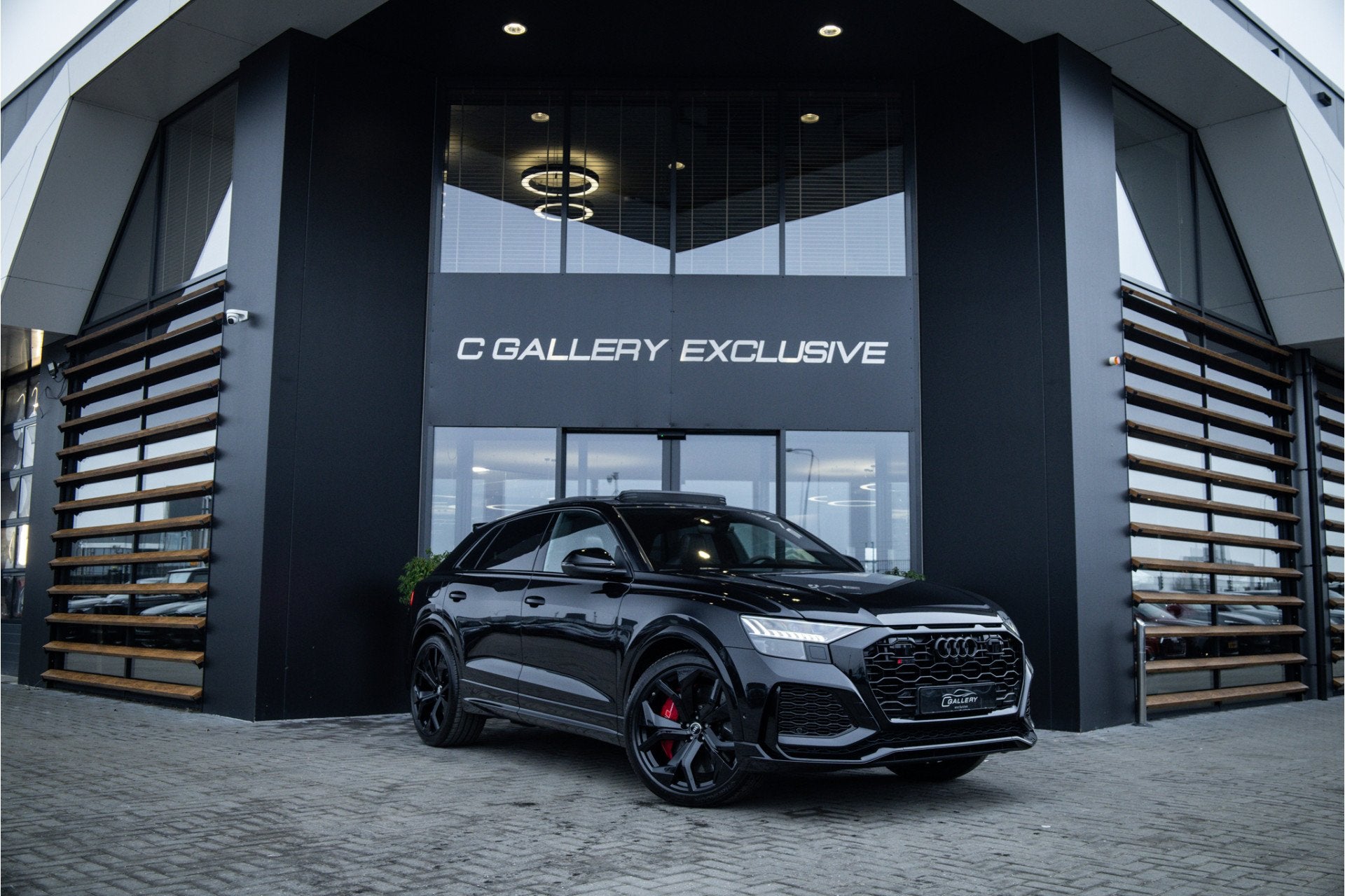 Audi RSQ8 4.0 TFSI quattro - RS Dynamic + | Pano | Keramisch, Auto's, Audi, Gebruikt, 600 pk, Zwart, Leder