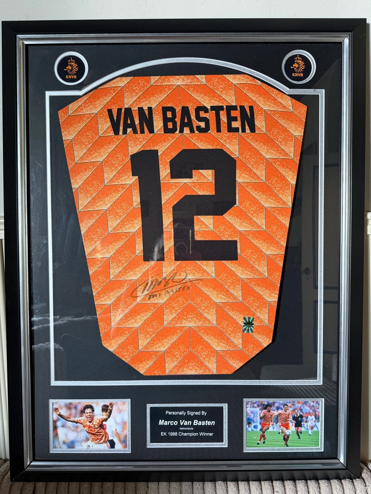 Ingelijst gesigneerd Marco van Basten EK 1988 shirt, Ophalen, Zo goed als nieuw, Shirt