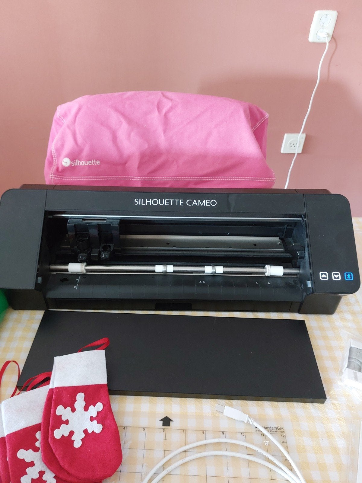 Silhouette Cameo 4, Cricut EasyPress en knutselbenodigdheden, Zo goed als nieuw, Kunststof, Cricut, Geschikt voor snijden