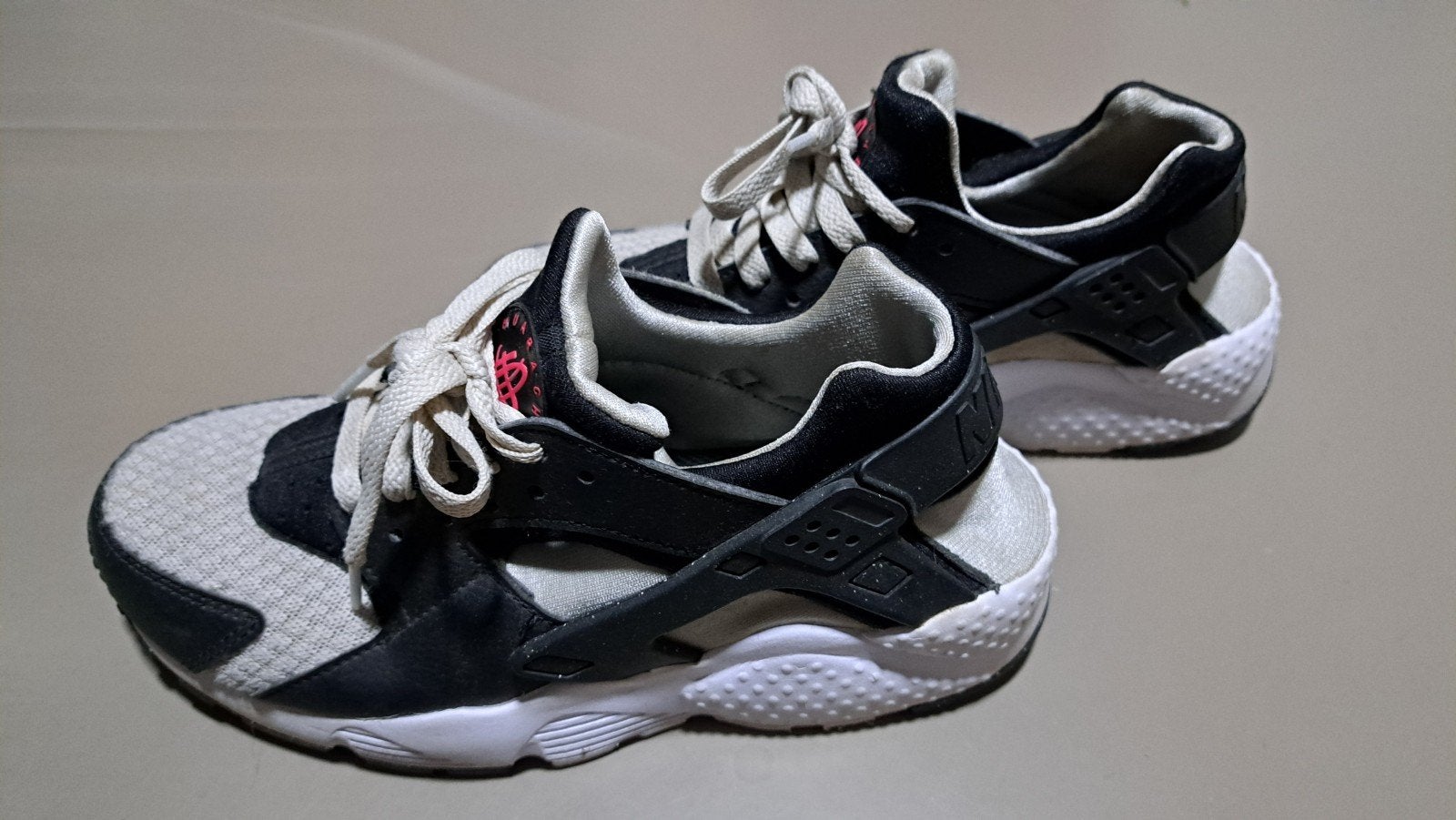 Nike Huarache sneakers - (Maat 36) Nike maat 37,5, Ophalen of Verzenden, Zo goed als nieuw, Nike, Jongen of Meisje