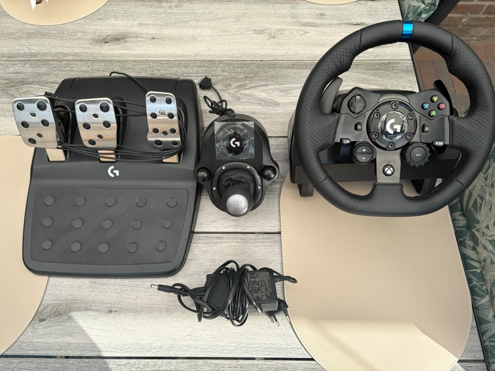 Logitech G923 racestuur incl. Accessoires, Spelcomputers en Games, Ophalen, Zo goed als nieuw, Stuurtje of Sportattribuut